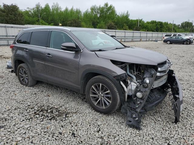 VIN 5TDKZRFH6KS555101 2019 Toyota Highlander, SE no.4