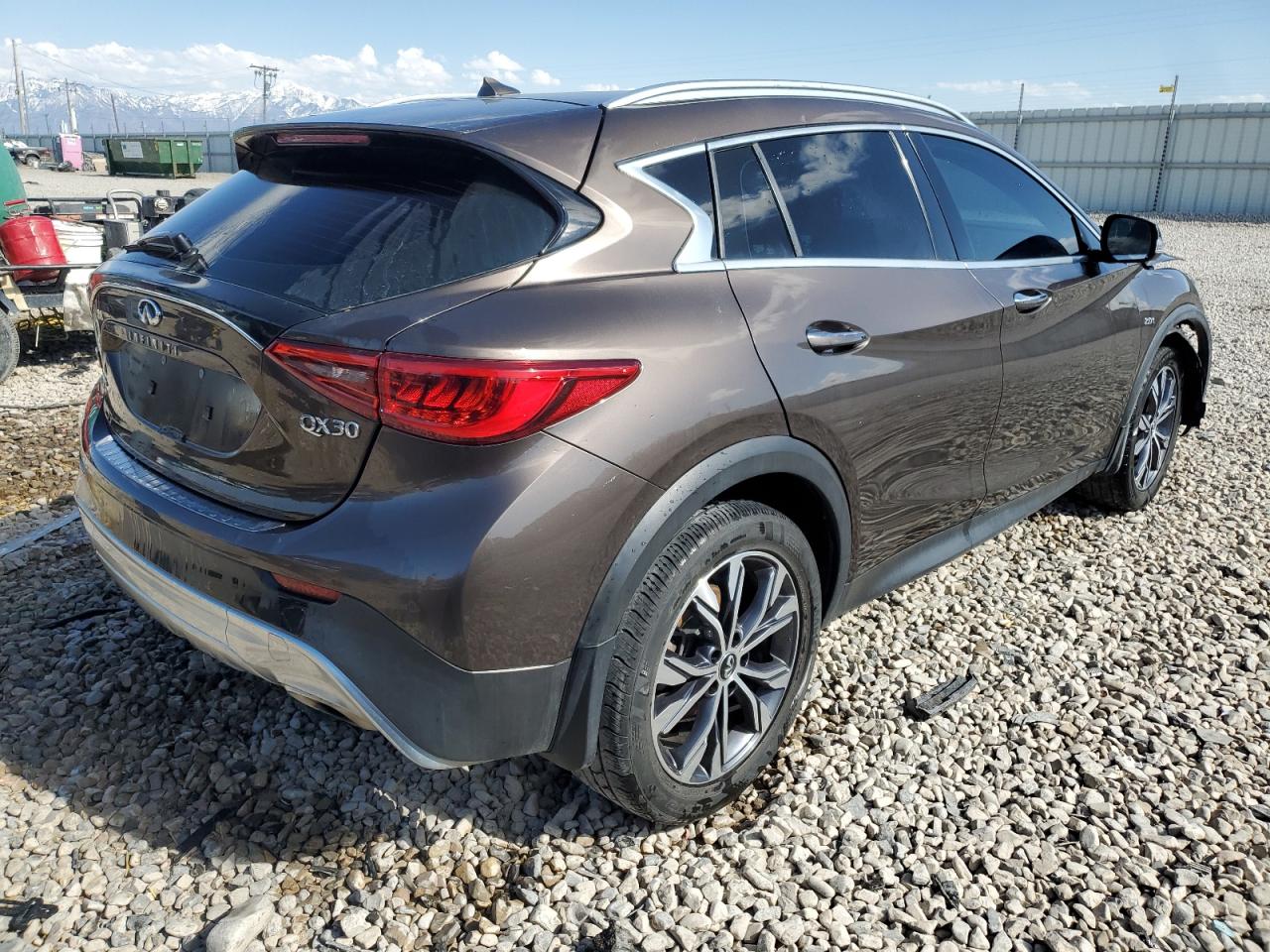 2017 Infiniti Qx30 Base vin: SJKCH5CR5HA034287