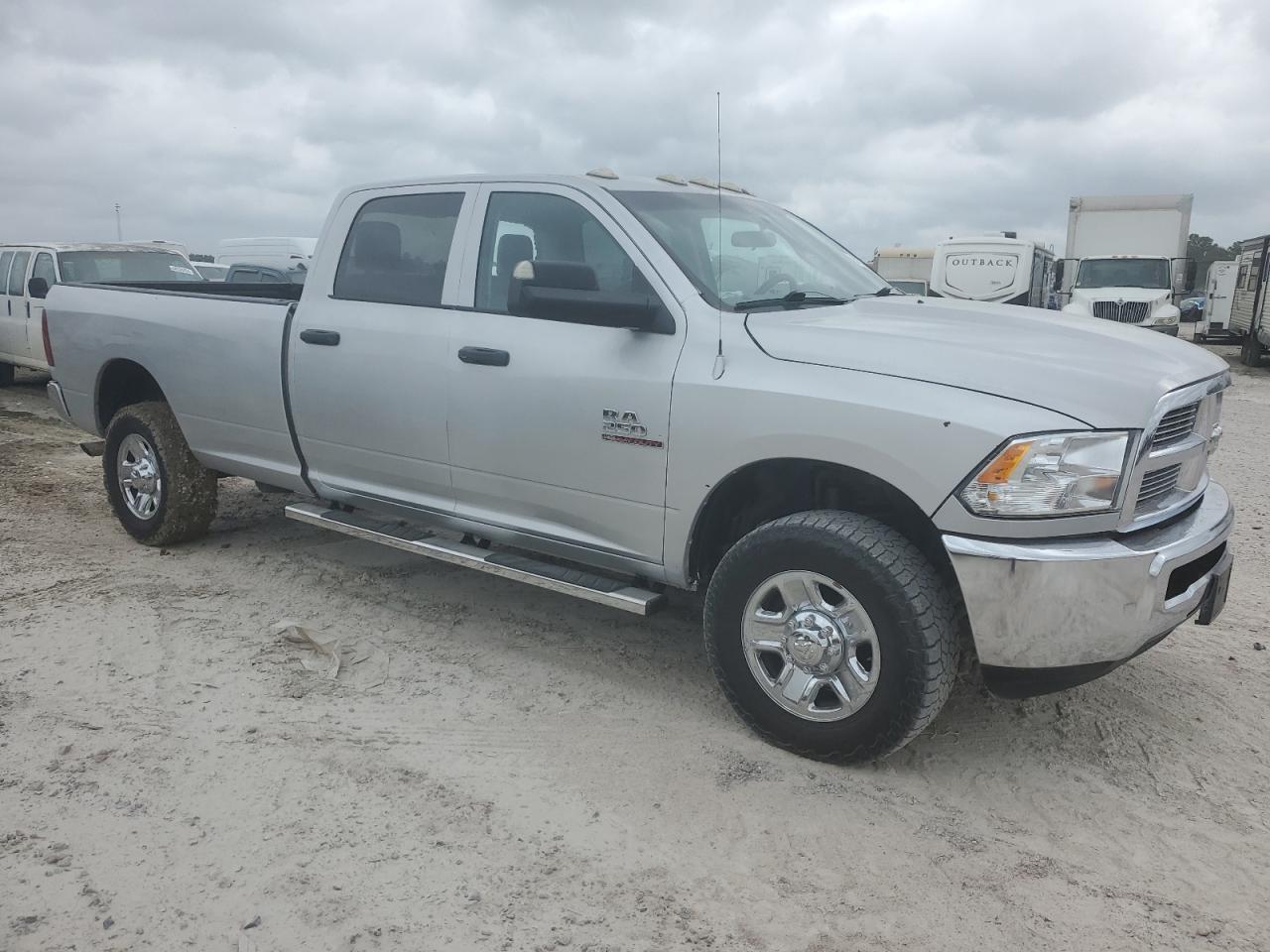 2018 Ram 2500 St vin: 3C6UR5HJ6JG333938