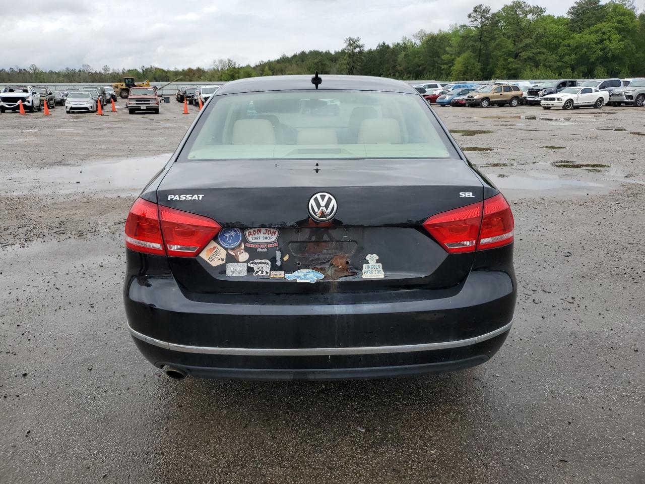 1VWCH7A35DC054788 2013 Volkswagen Passat Sel
