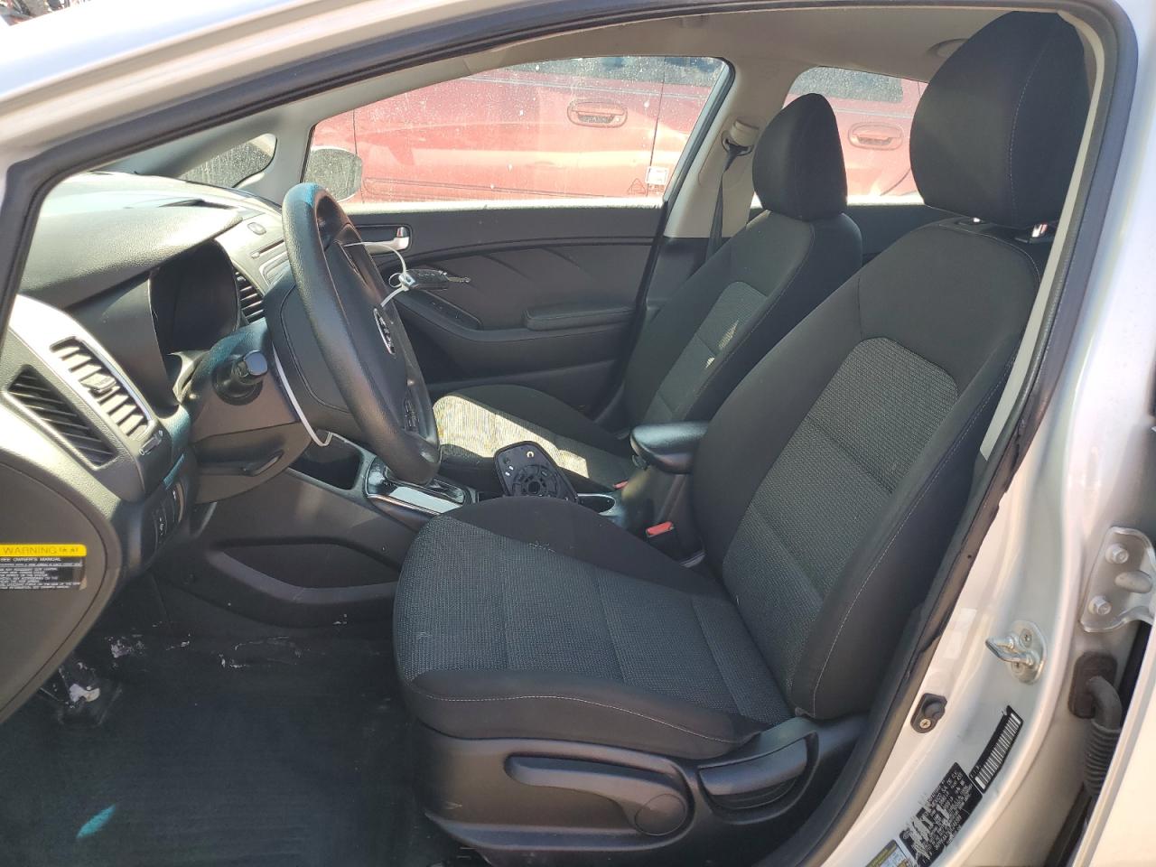 3KPFK4A7XJE246389 2018 Kia Forte Lx