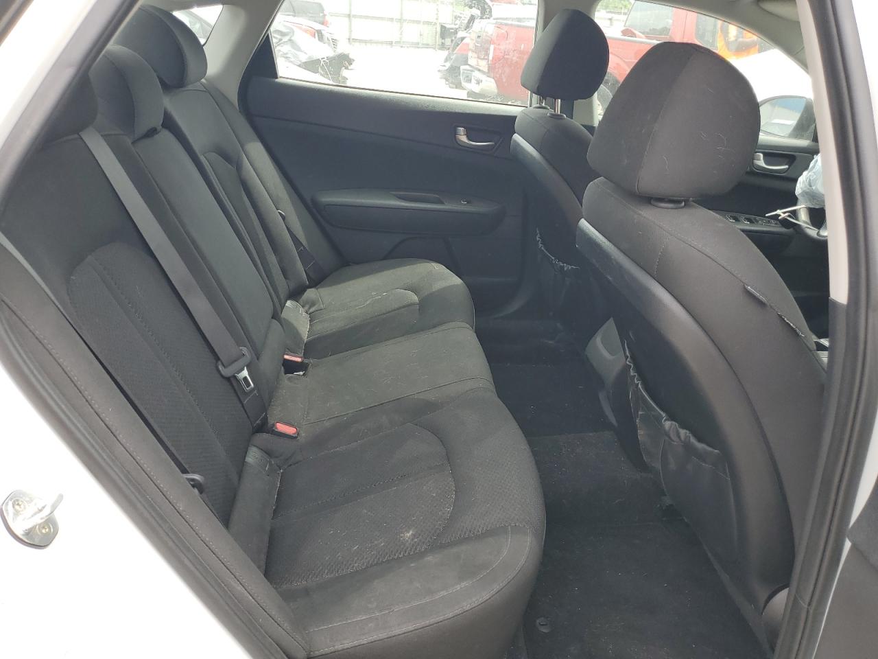 5XXGT4L3XHG133040 2017 Kia Optima Lx