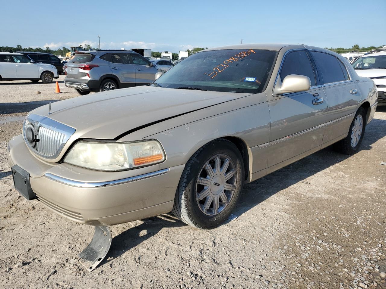 2LNBL8CV1AX752147 2010 Lincoln Town Car Signature Limited