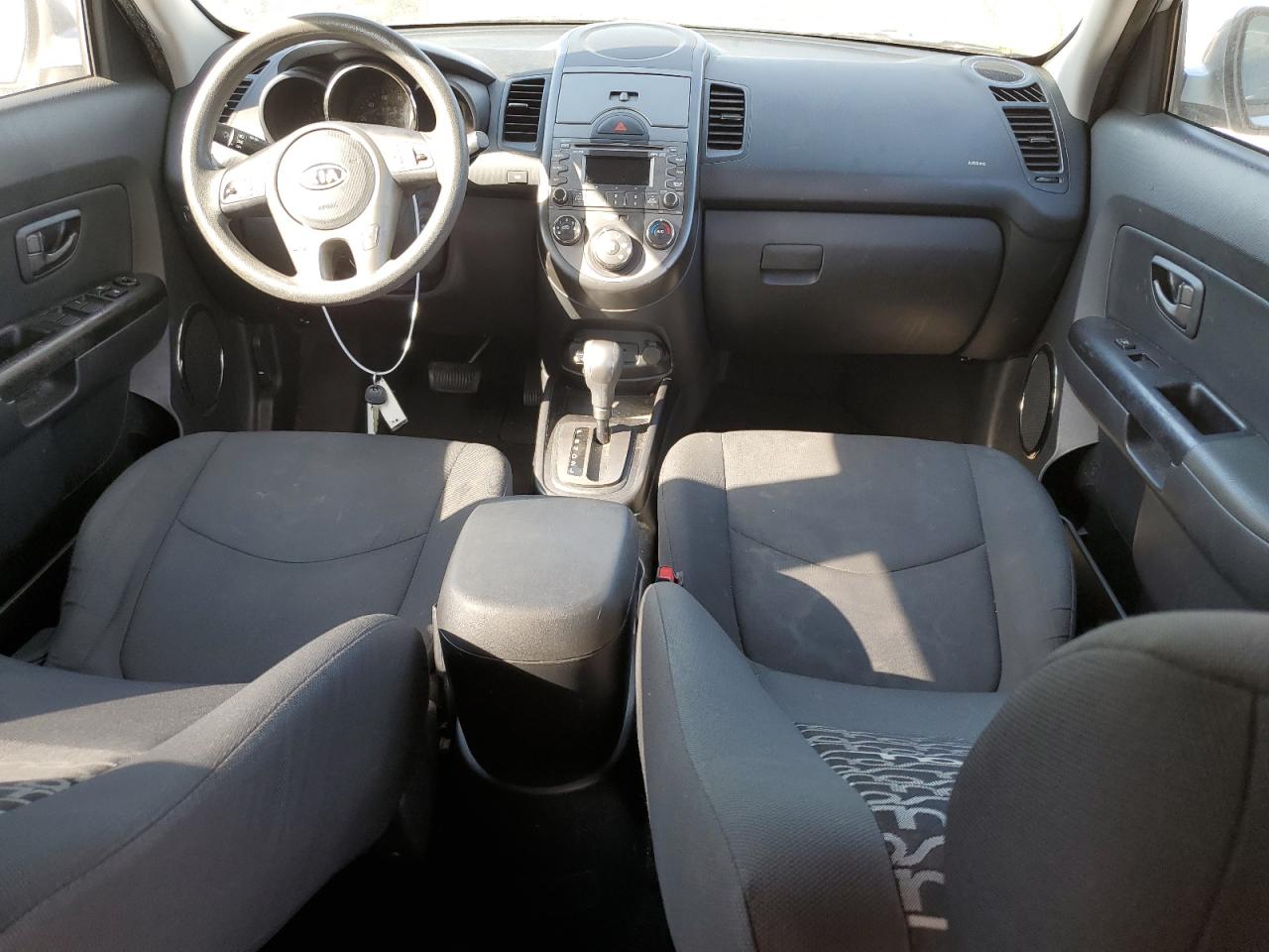 KNDJT2A26A7704073 2010 Kia Soul +