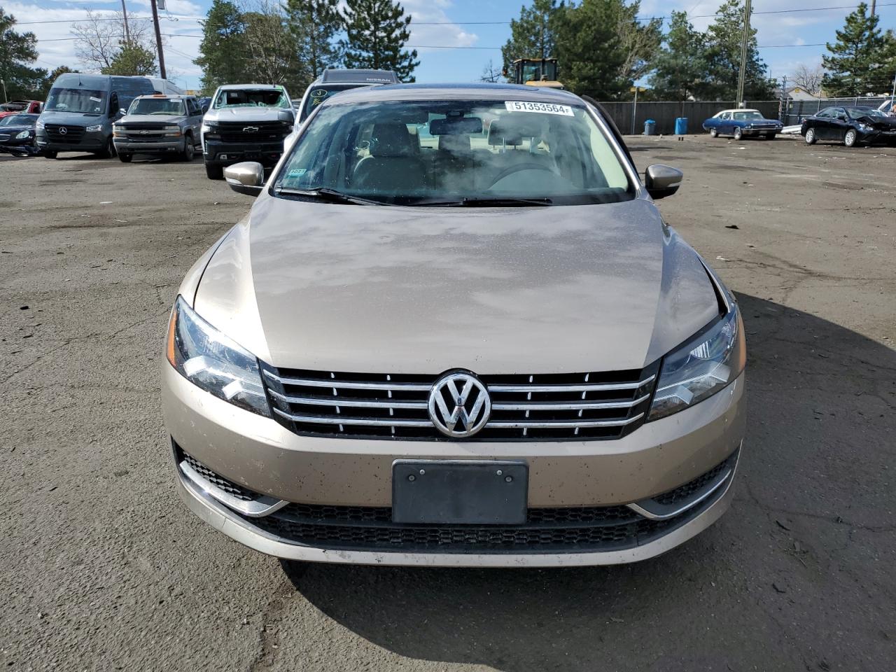 1VWBV7A35FC083778 2015 Volkswagen Passat Se