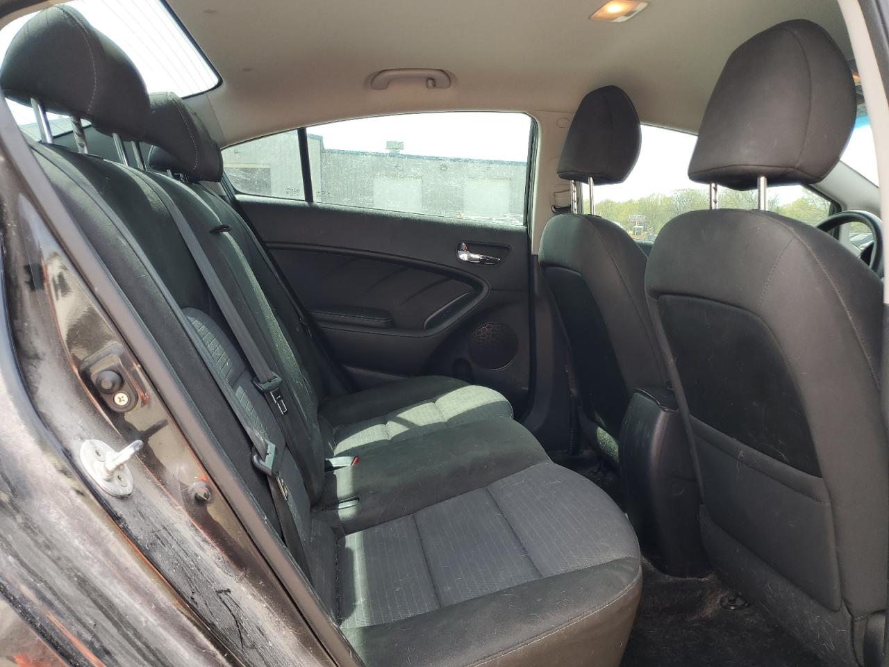 KNAFX4A66G5558218 2016 Kia Forte Lx