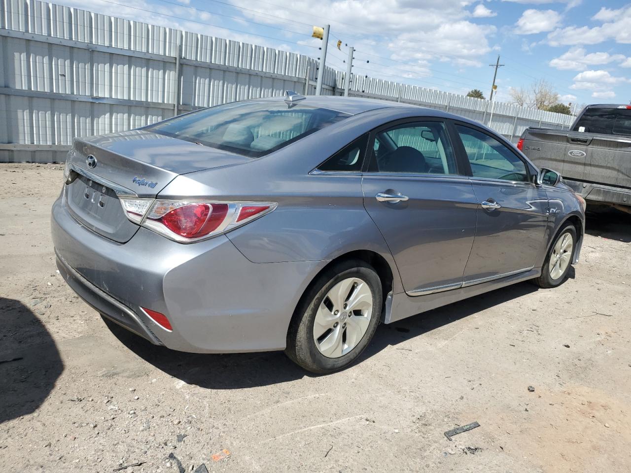 2015 Hyundai Sonata Hybrid vin: KMHEC4A49FA134414