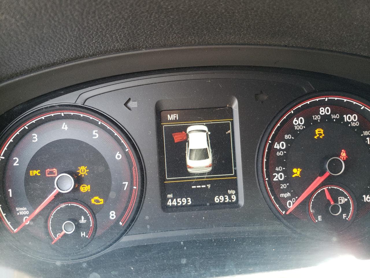 1VWMA7A39LC020411 2020 Volkswagen Passat R-Line