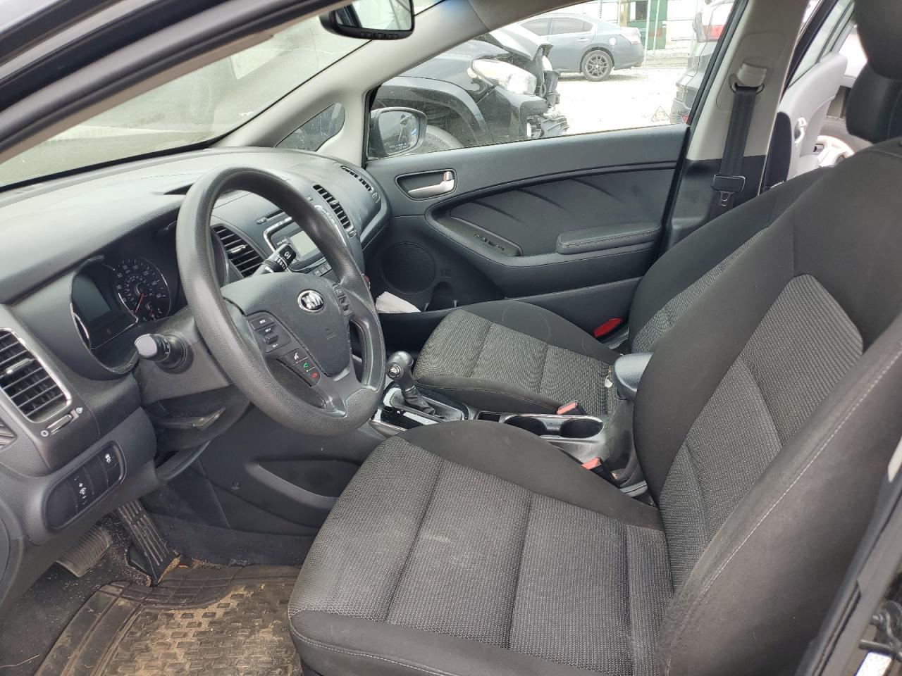 3KPFK4A72HE041370 2017 Kia Forte Lx