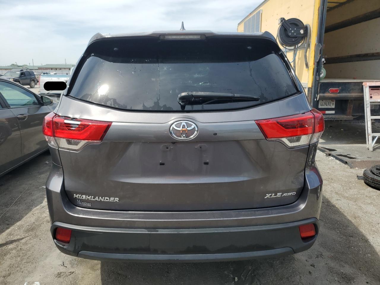 Lot #2952946819 2019 TOYOTA HIGHLANDER