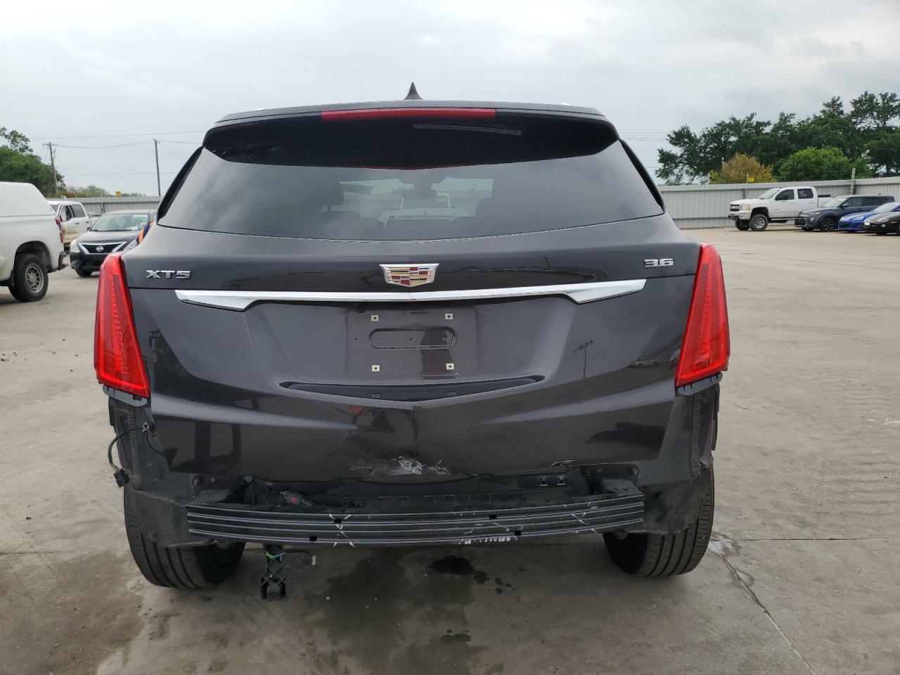 1GYKNCRS6JZ199031 2018 Cadillac Xt5 Luxury