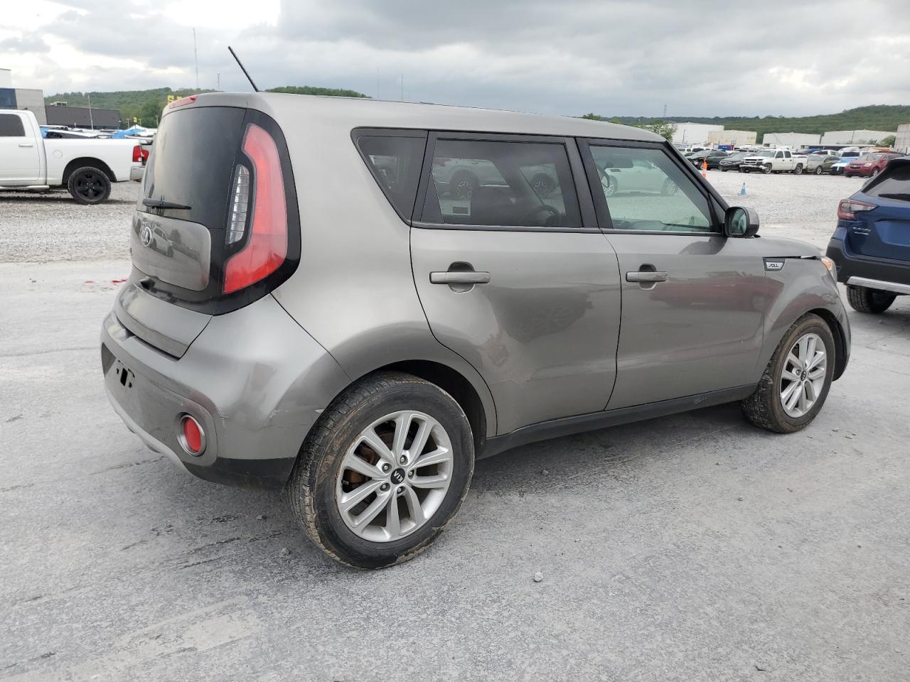 KNDJP3A58K7698914 2019 Kia Soul +