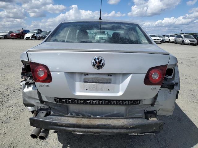 2010 Volkswagen Jetta - Image 6