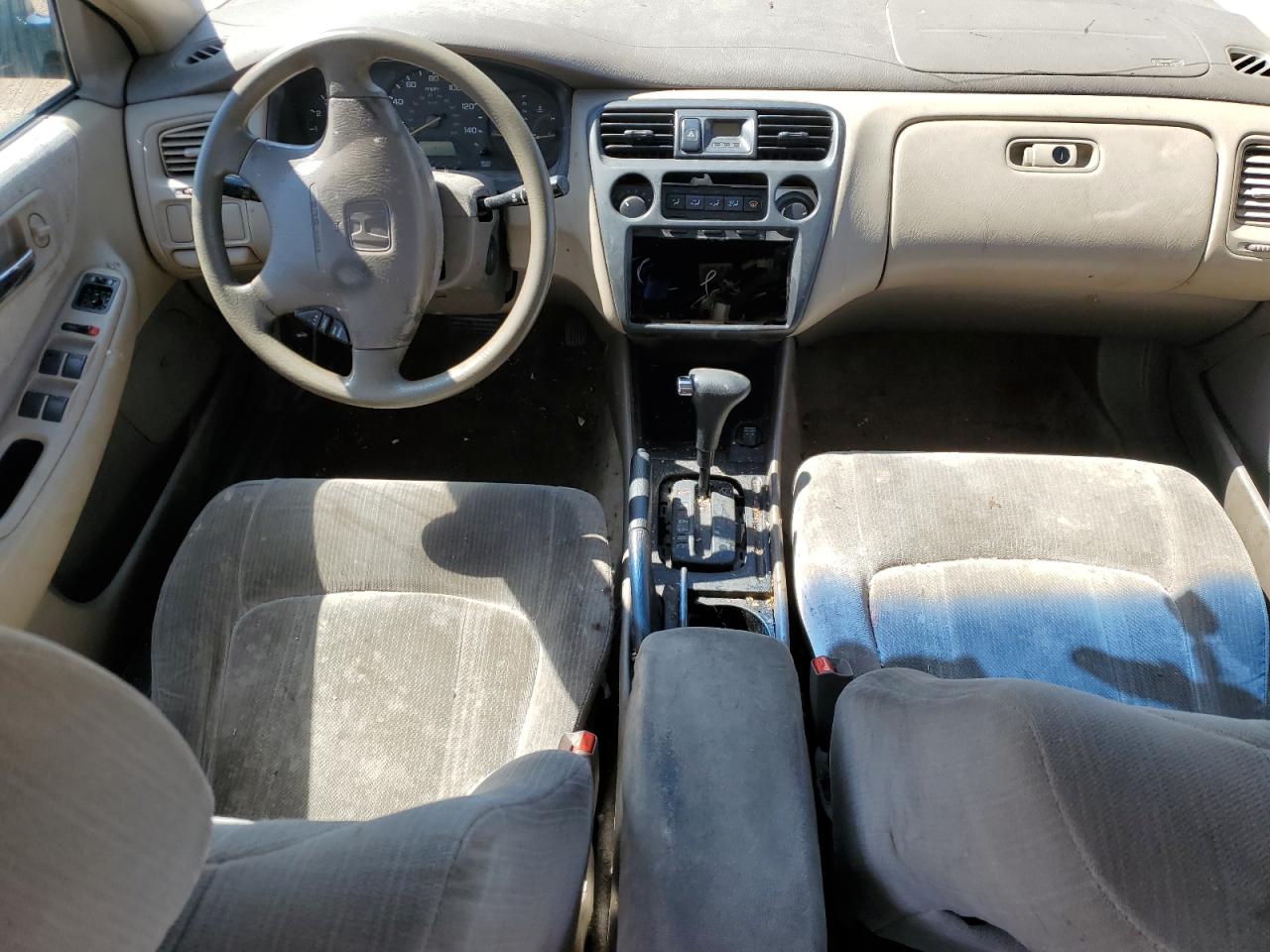 1HGCG1647XA037142 1999 Honda Accord Lx