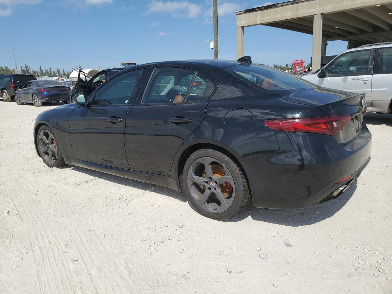 ZARFAEBN2J7588480 2018 Alfa Romeo Giulia