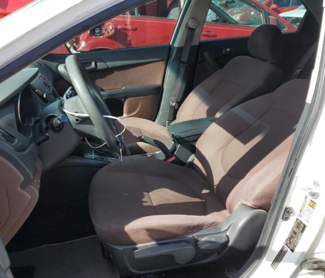 KNAFU4A23B5395090 2011 Kia Forte Ex