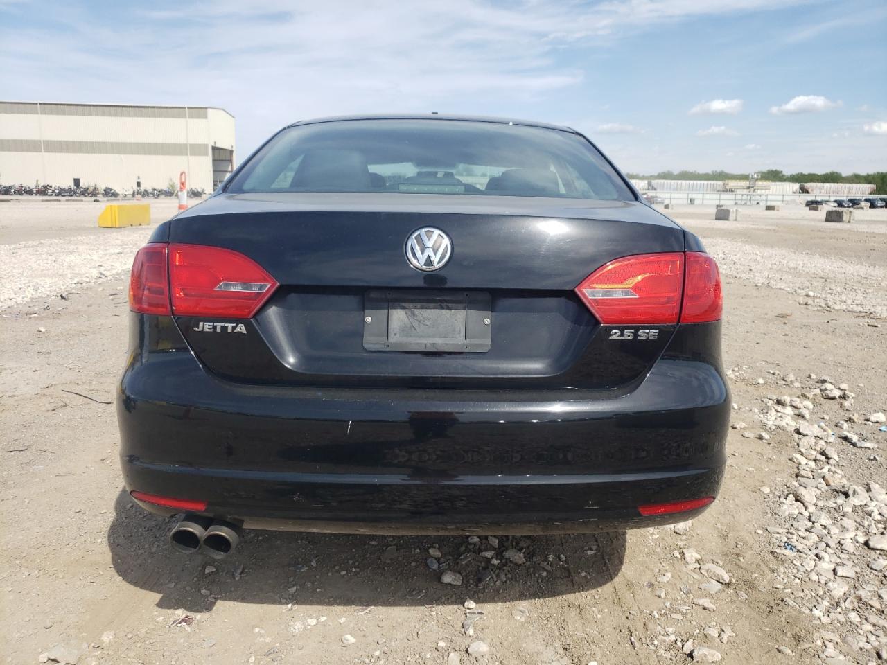 3VWBZ7AJ2BM370474 2011 Volkswagen Jetta Se