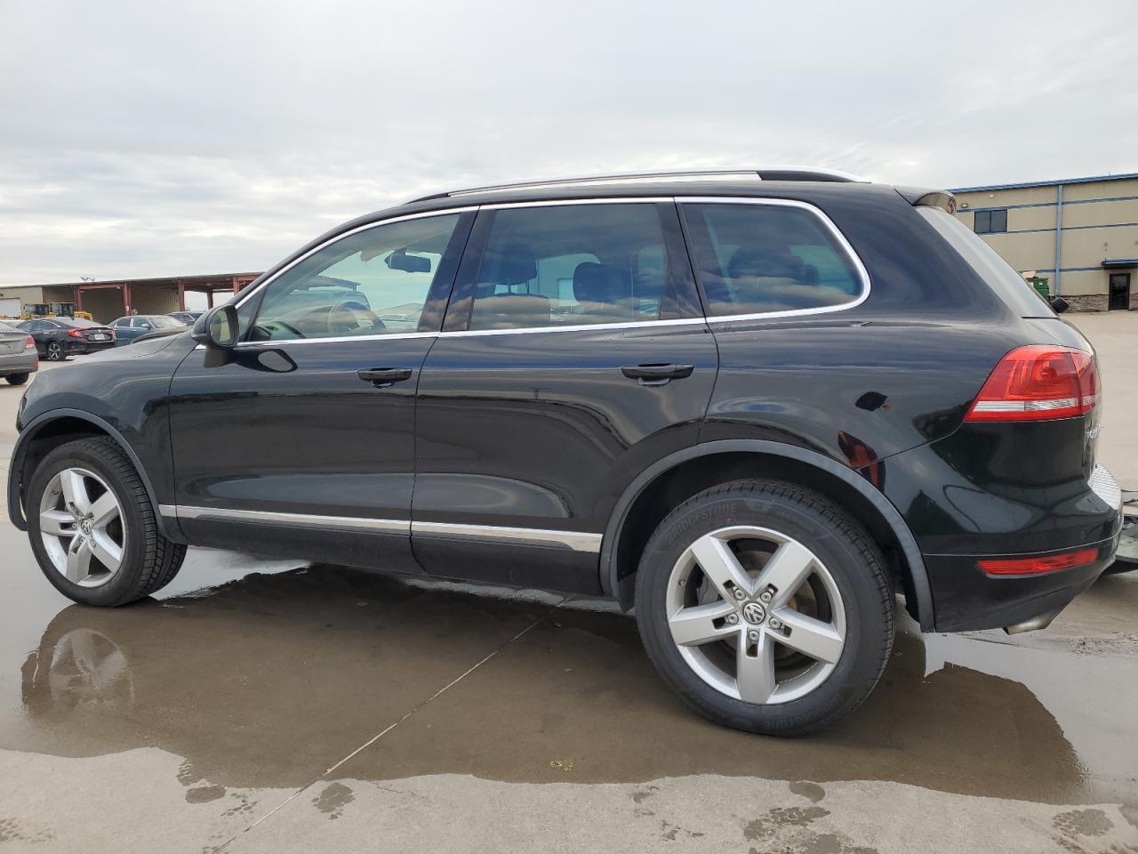 WVGFF9BP0BD007318 2011 Volkswagen Touareg V6