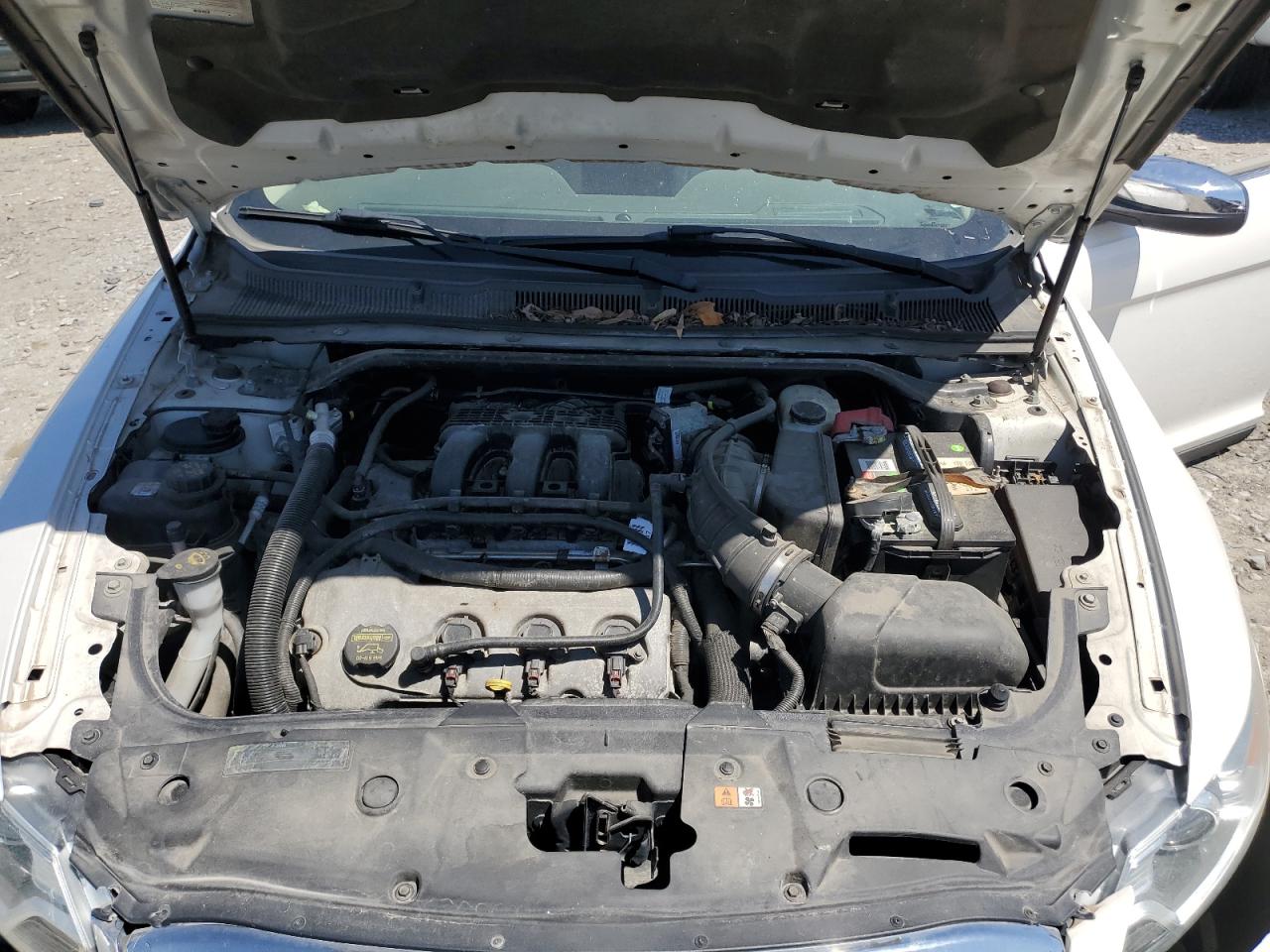 1FAHP2FW0BG133945 2011 Ford Taurus Limited