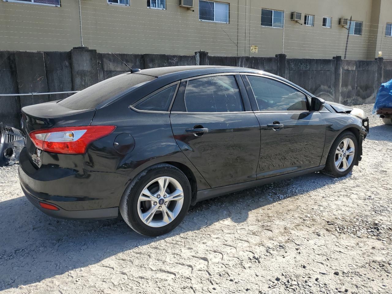 2014 Ford Focus Se vin: 1FADP3F23EL181856