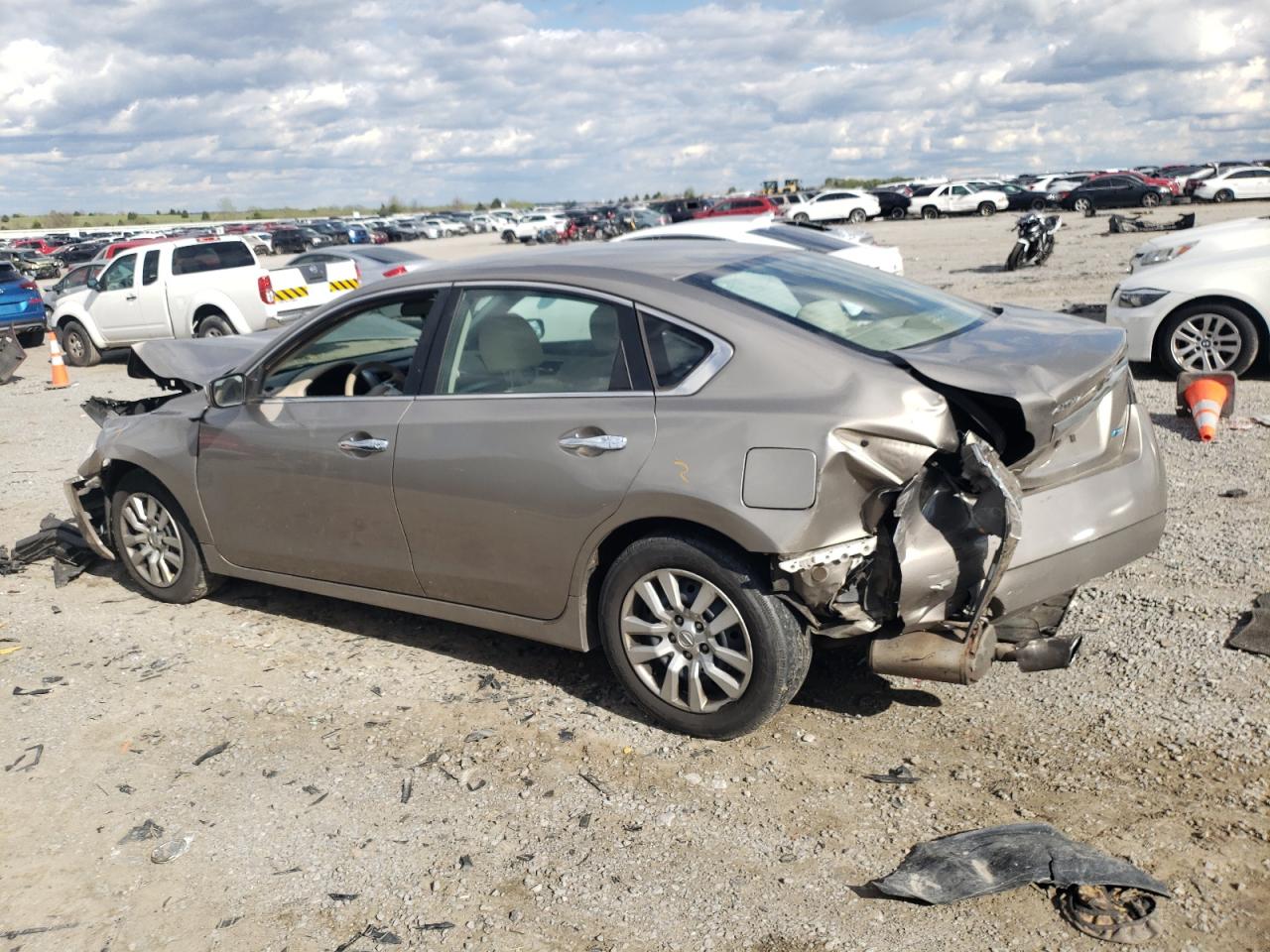 2014 Nissan Altima 2.5 vin: 1N4AL3AP7EC104621