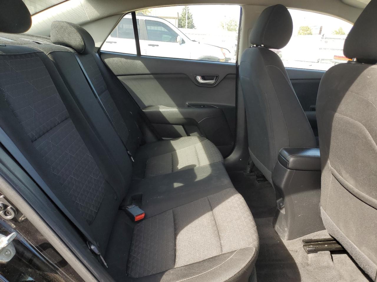 3KPA24AB2KE232812 2019 Kia Rio S