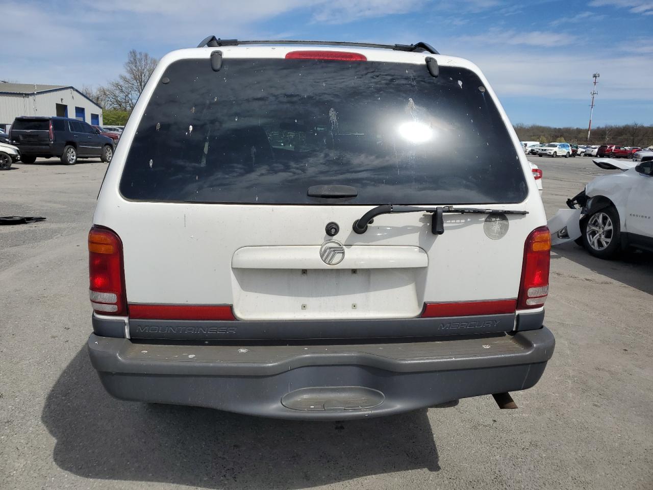 4M2ZU54E8WUJ42641 1998 Mercury Mountaineer