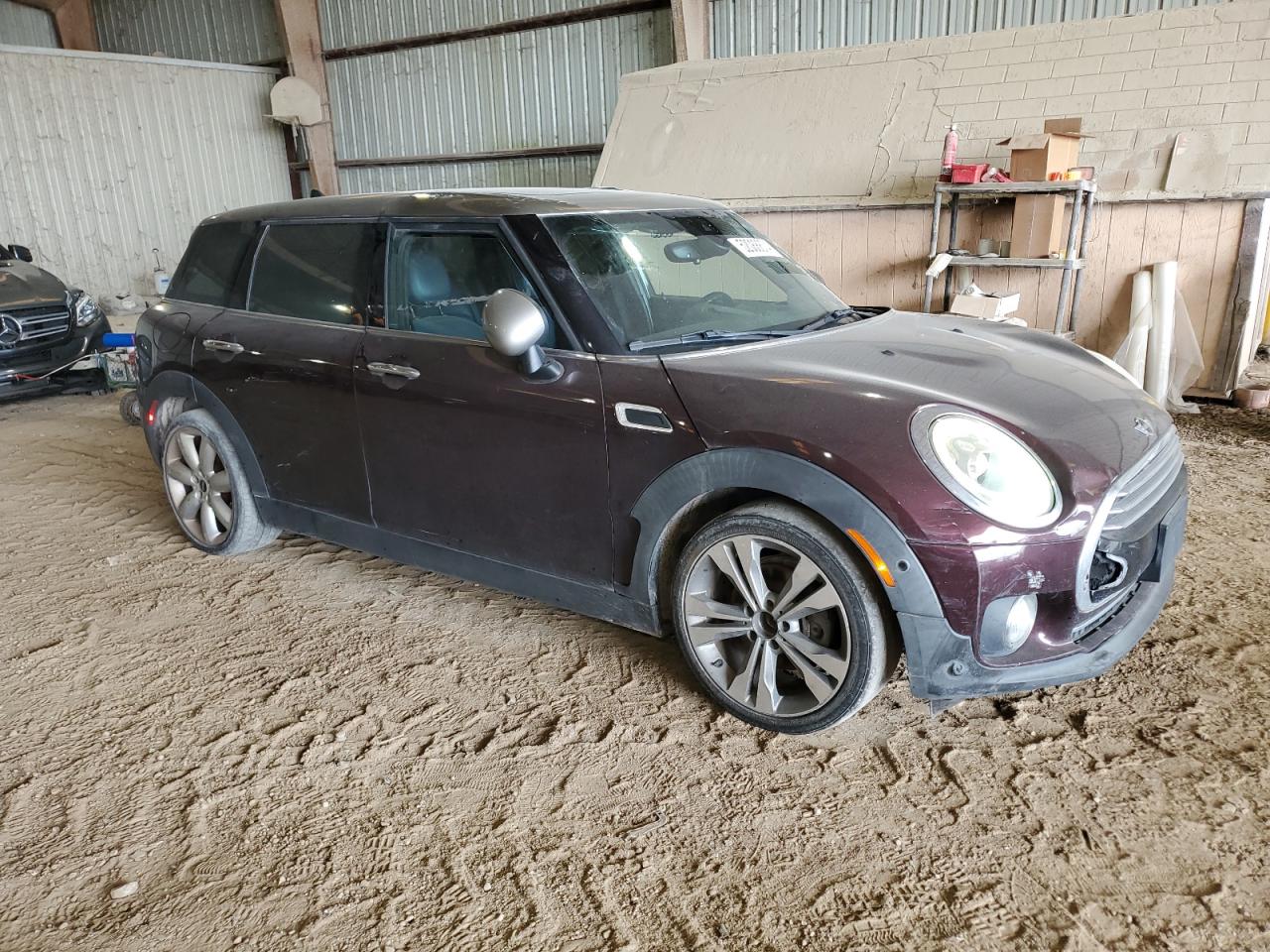 2016 Mini Cooper Clubman vin: WMWLN5C56G2B34819