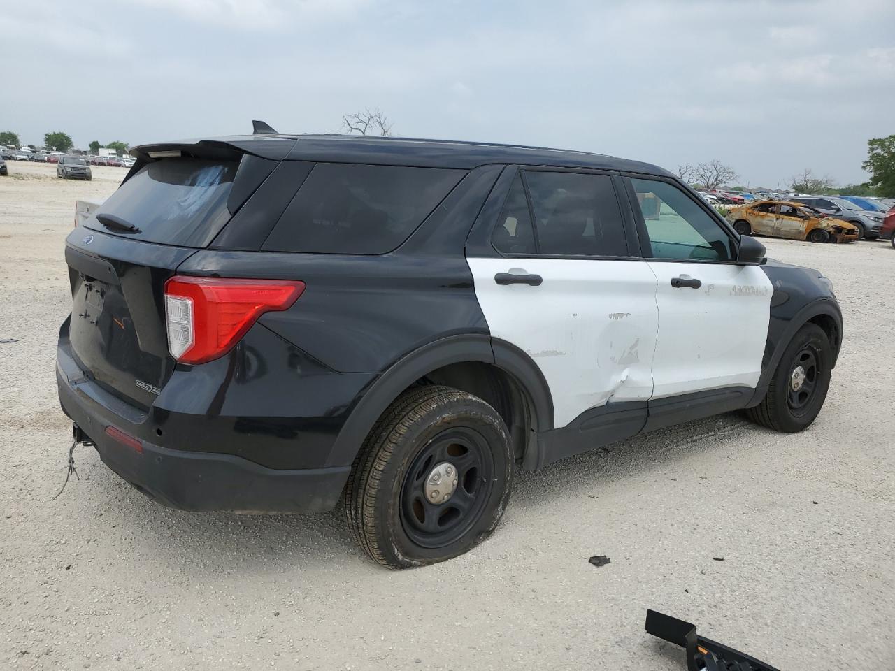 2022 Ford Explorer Police Interceptor vin: 1FM5K8AB9NGC24361