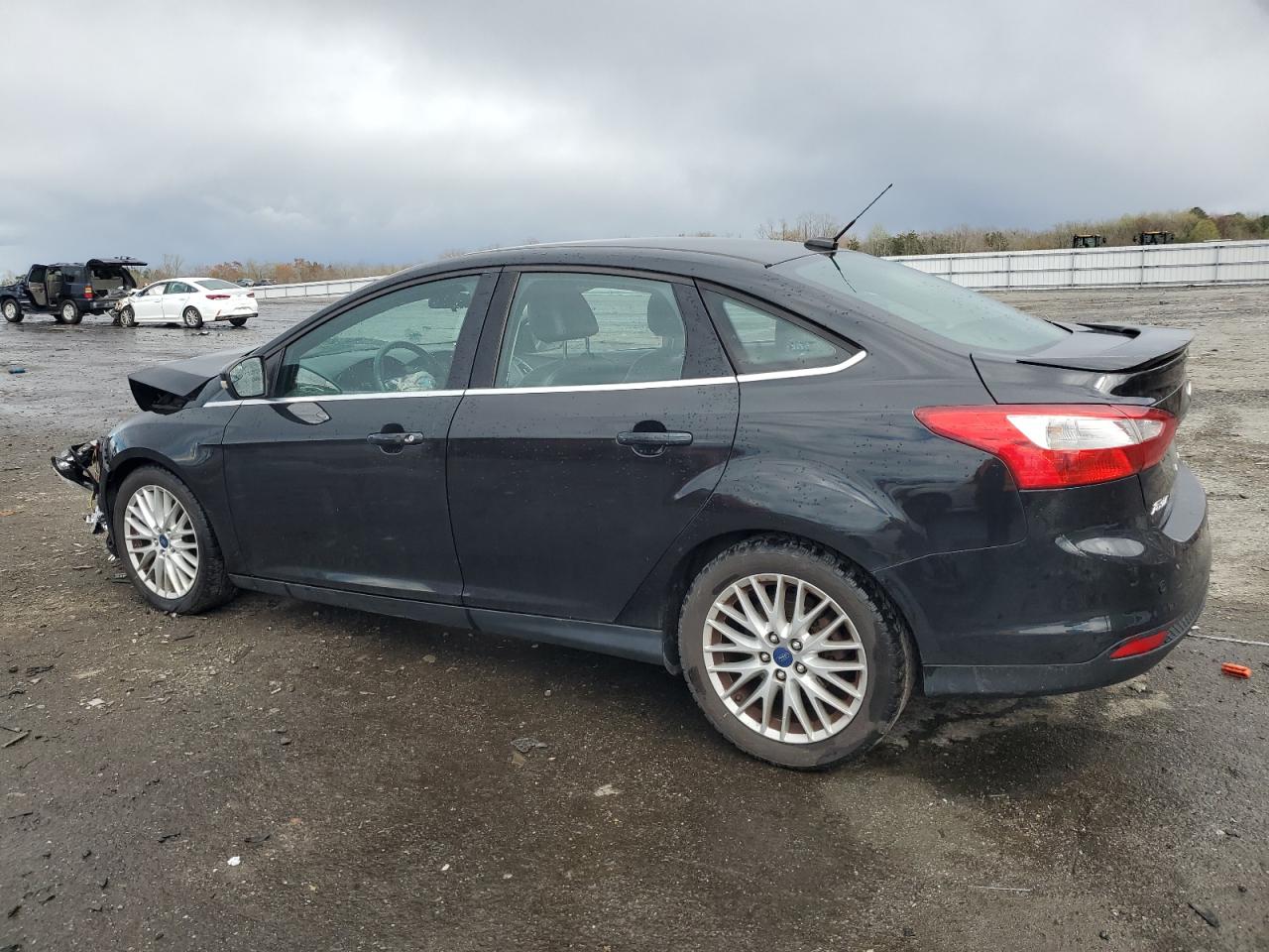 1FADP3J2XEL101802 2014 Ford Focus Titanium
