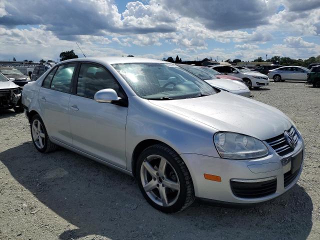 2010 Volkswagen Jetta - Image 4
