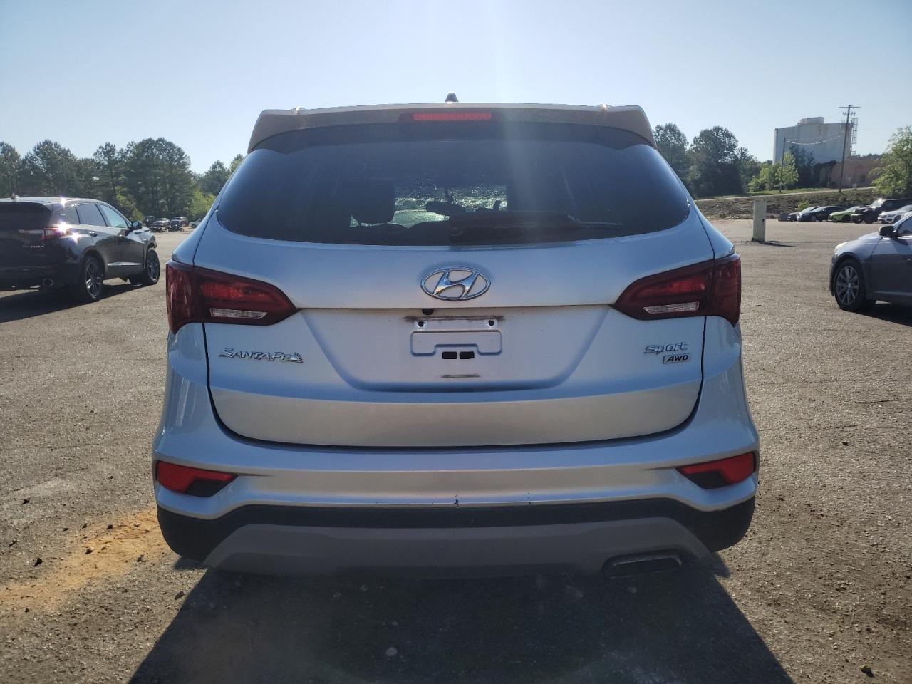 2018 Hyundai Santa Fe Sport vin: 5XYZUDLB5JG545302