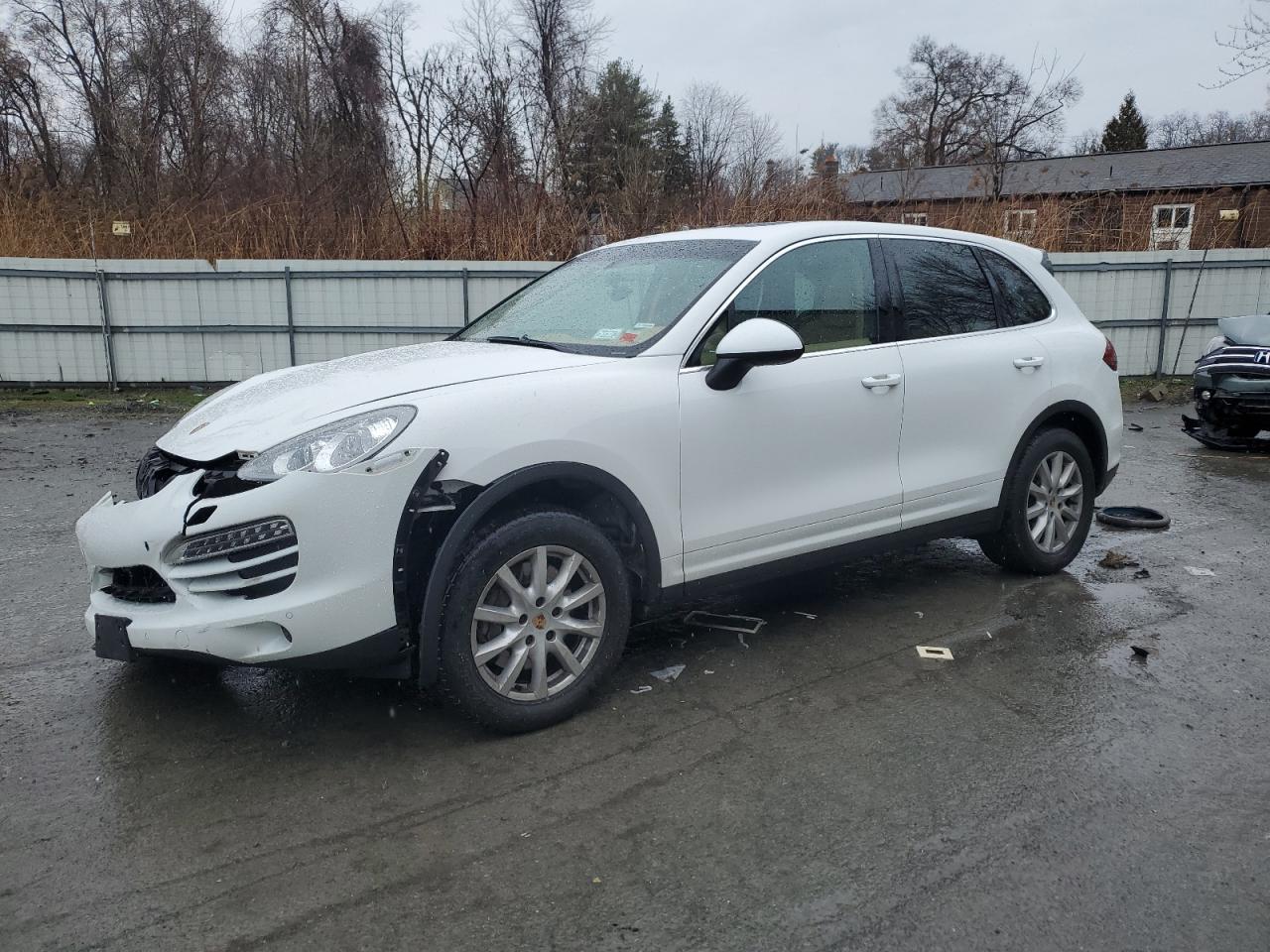 2013 Porsche Cayenne vin: WP1AA2A22DLA19682