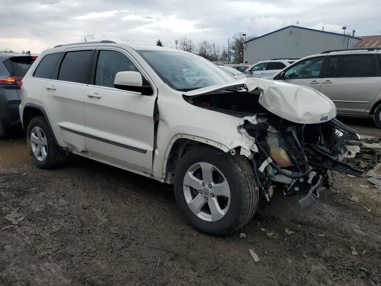 1J4RR4GG4BC680214 2011 Jeep Grand Cherokee Laredo