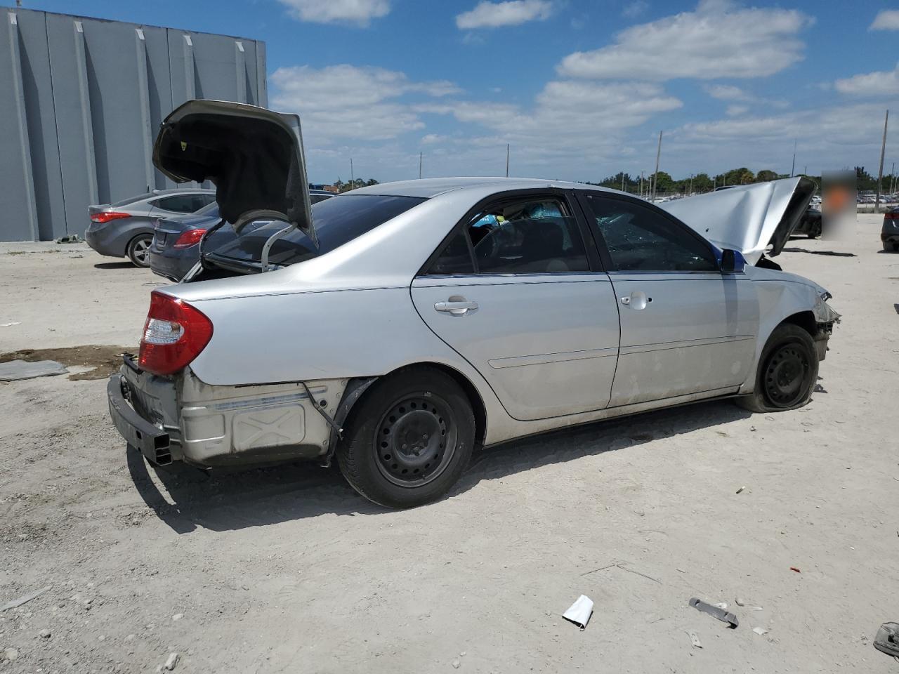 4T1BE32K44U795736 2004 Toyota Camry Le