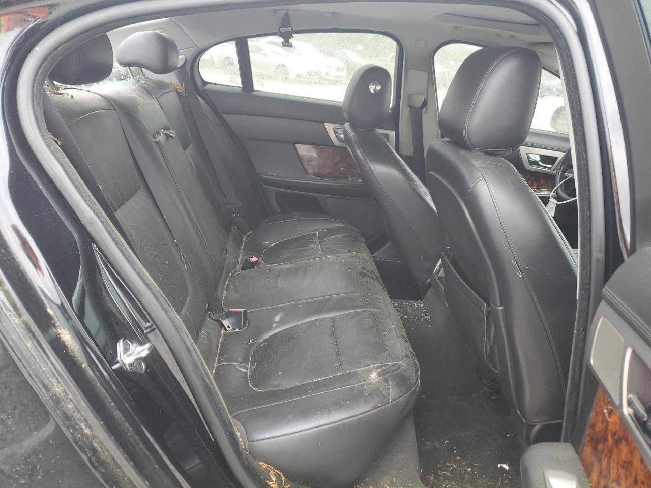 SAJWA0GBXBLR83867 2011 Jaguar Xf Premium