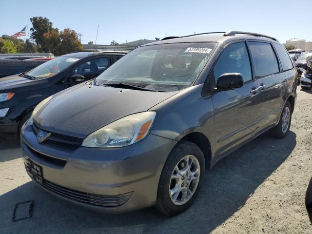 Lot #2503354497 2005 TOYOTA SIENNA LE salvage car