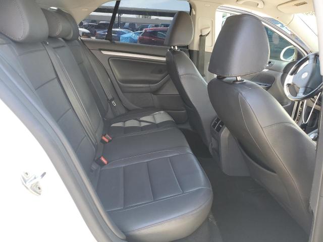 2009 Volkswagen Jetta - Image 10