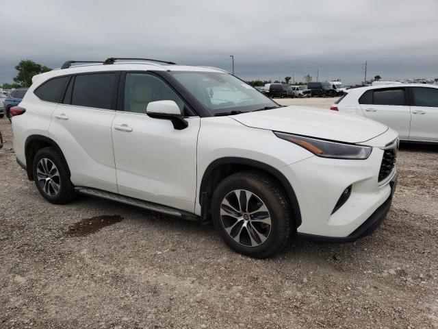 2021 Toyota Highlander Xle VIN: 5TDGZRBHXMS117468 Lot: 51139634