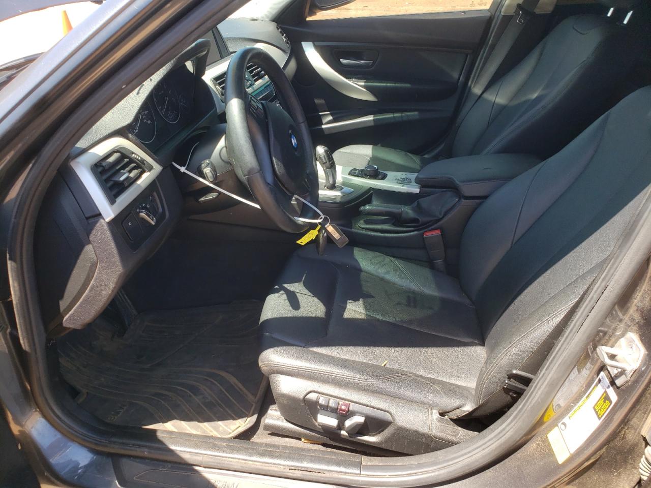 WBA8A9C57HK619686 2017 BMW 320 I