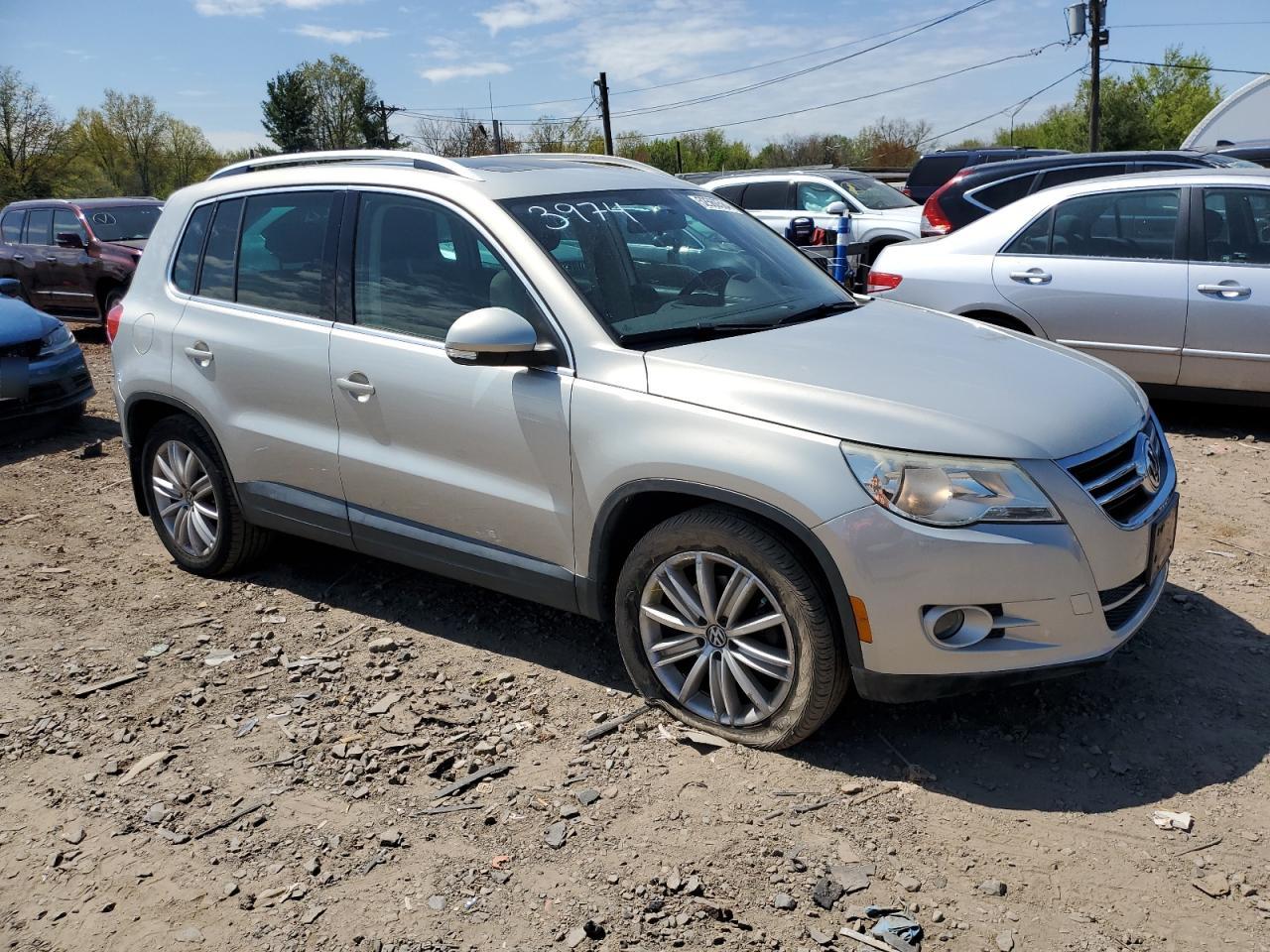 WVGBV75N19W068823 2009 Volkswagen Tiguan Se