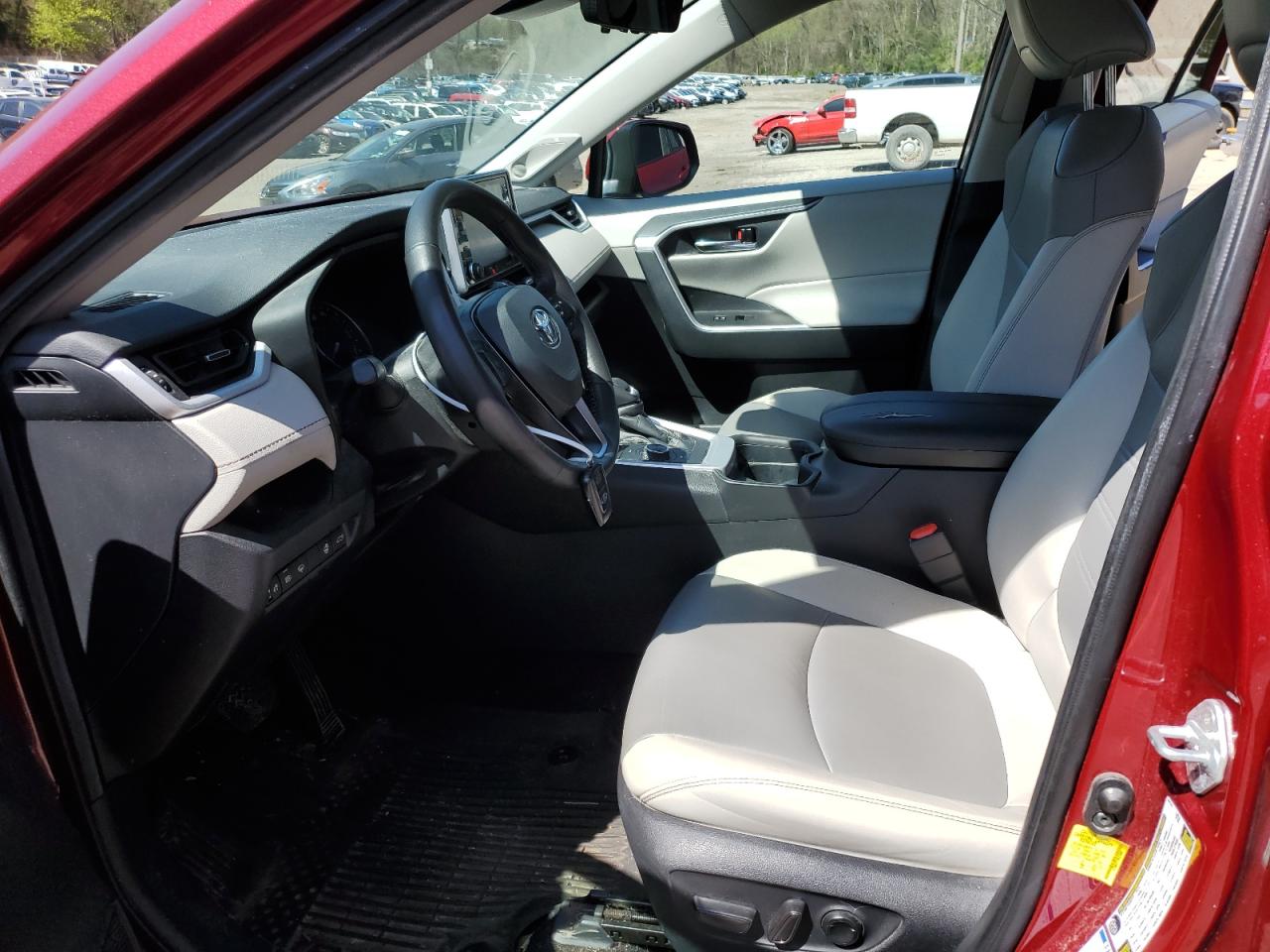 4T3B6RFV7MU038860 2021 Toyota Rav4 Xle Premium