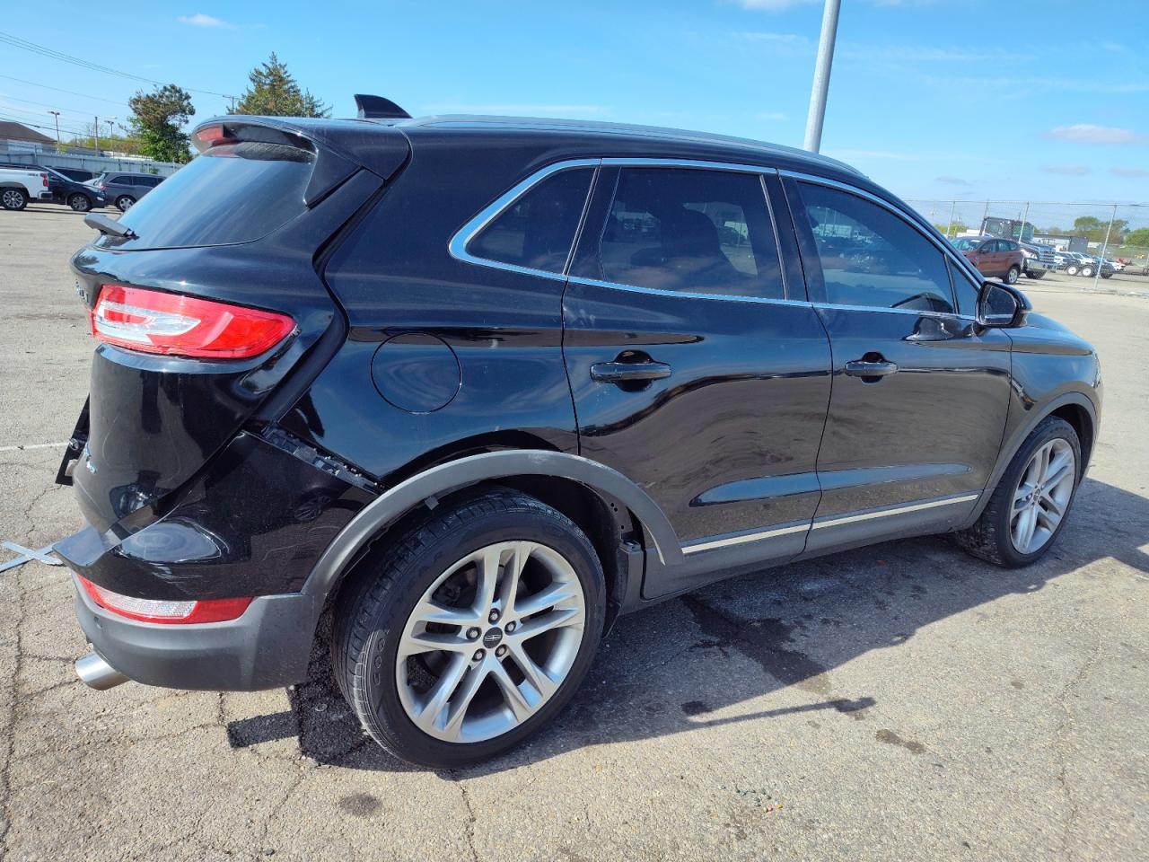 5LMCJ3D97HUL39775 2017 Lincoln Mkc Reserve