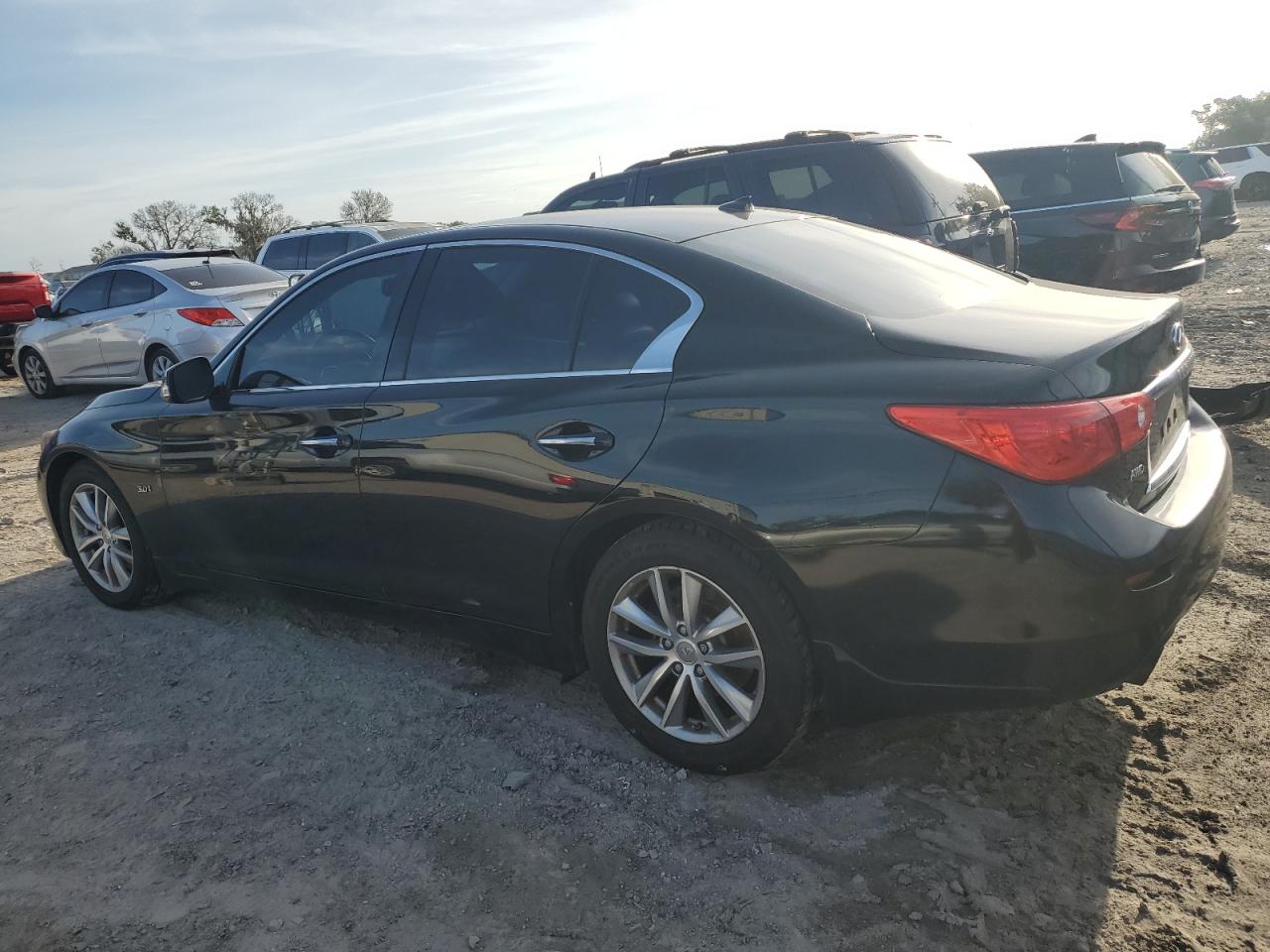 2016 Infiniti Q50 Premium vin: JN1EV7ARXGM344390