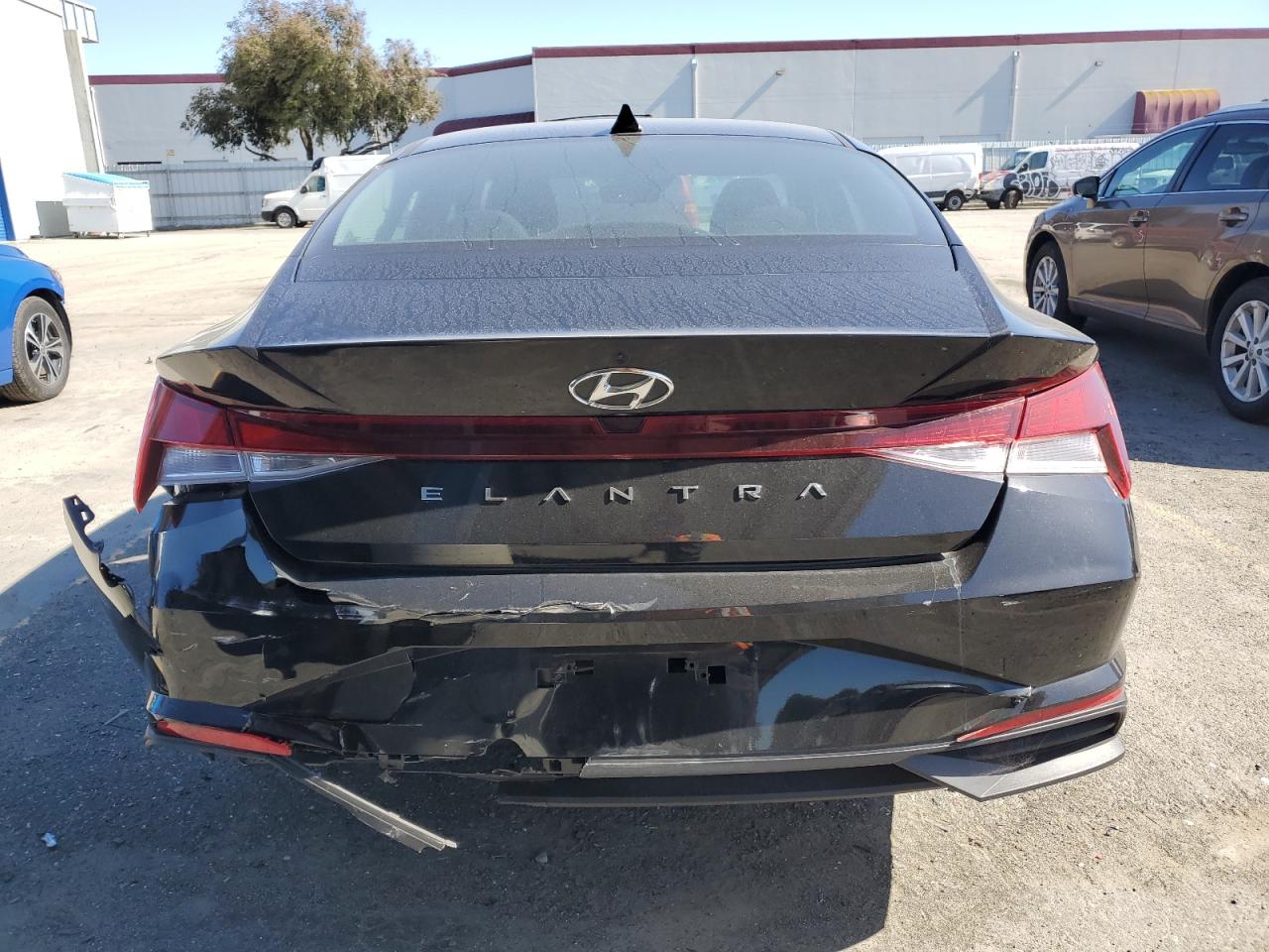 KMHLL4AG0NU368195 2022 Hyundai Elantra Se