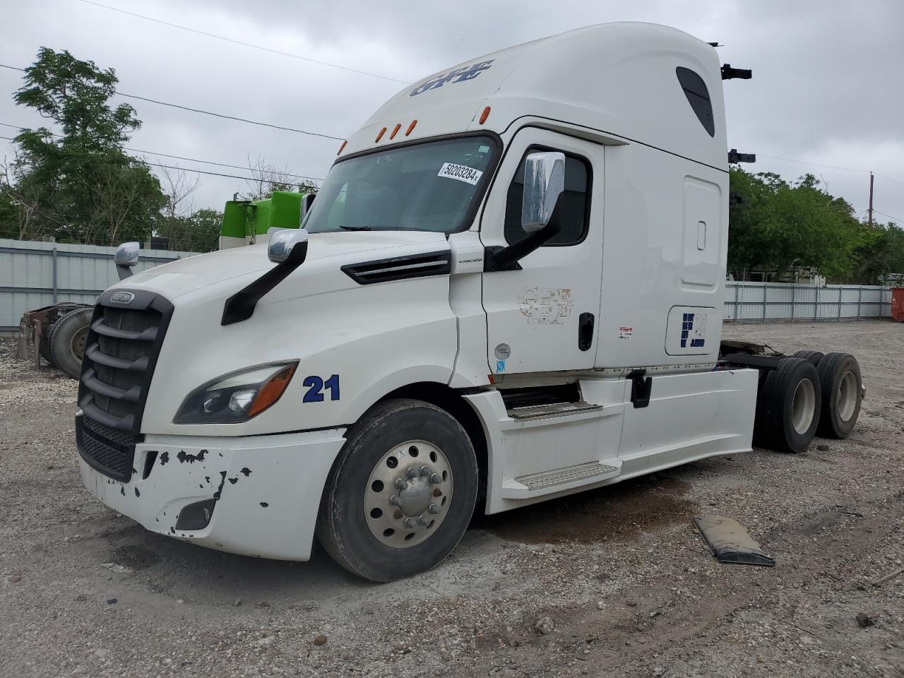 Lot #2452860392 2018 FREIGHTLINER CASCADIA 1