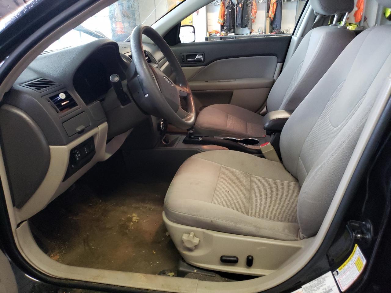 3FAHP0HA2BR322661 2011 Ford Fusion Se