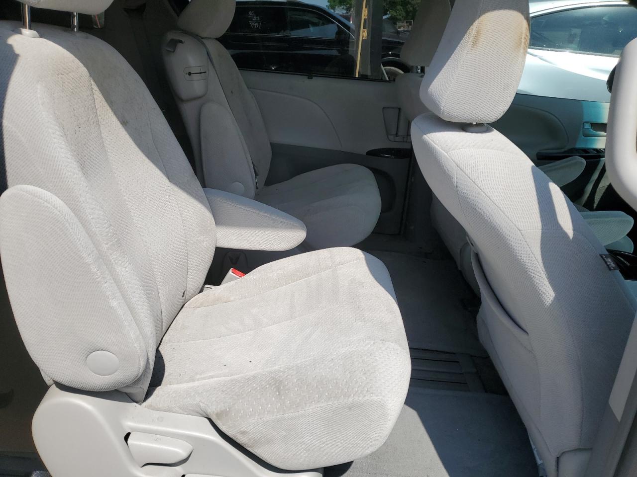 5TDKK3DC7BS175421 2011 Toyota Sienna Le