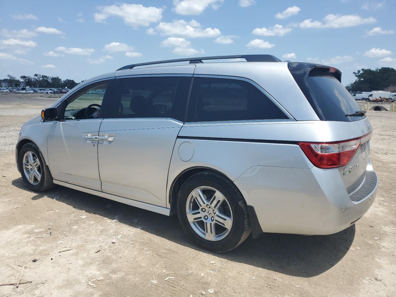 5FNRL5H94BB025678 2011 Honda Odyssey Touring