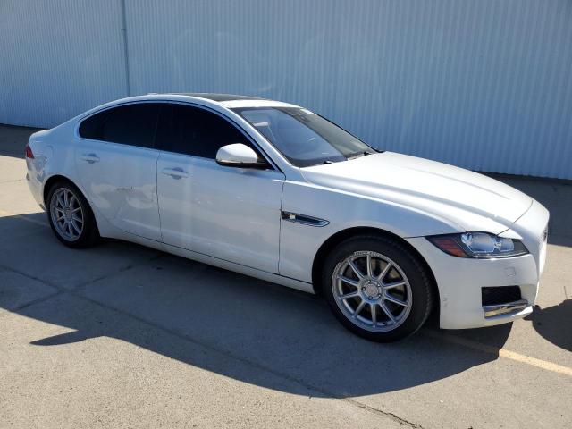 VIN SAJBD4BV8GCY13934 2016 Jaguar XF, Premium no.4